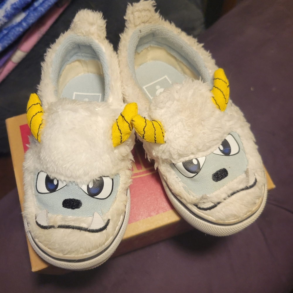 Vans YETI slip on toddler size 5